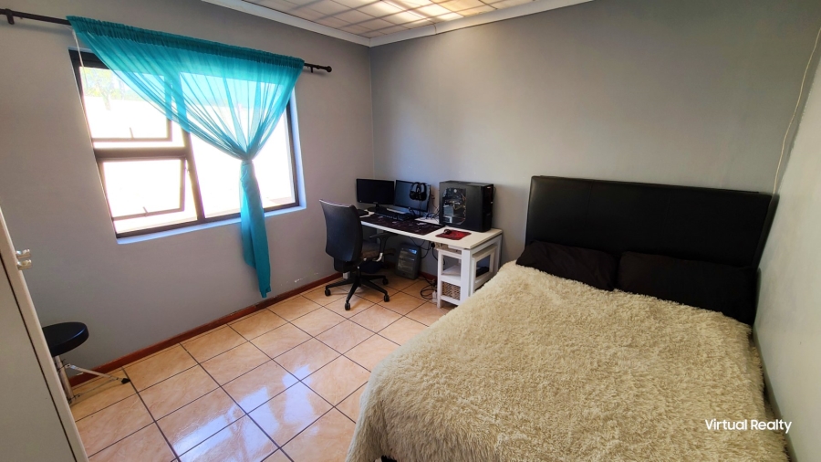 4 Bedroom Property for Sale in Thornton Western Cape